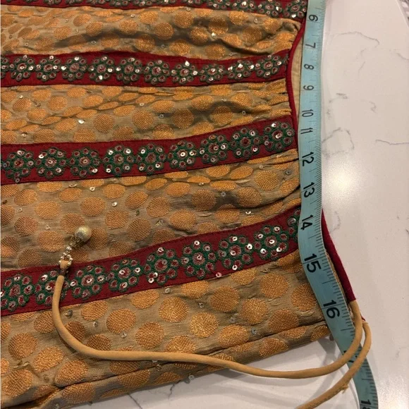 Elegant Gold and Green Embroidered Skirt - Picture 5 of 7